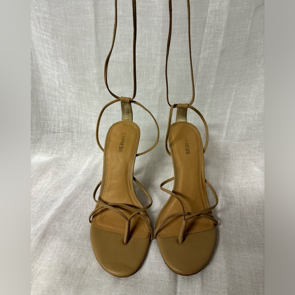NWOB Express SZ 9 Nude strappie wrap  stiletto heel open toe shoes